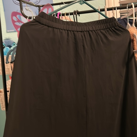 Black Old Navy Maxi Skirt - Picture 5 of 8